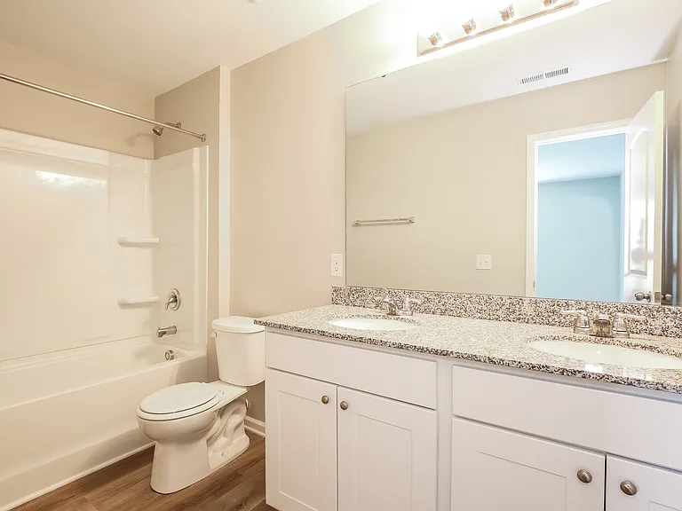 2407 Heritage View Ln — Photo 11