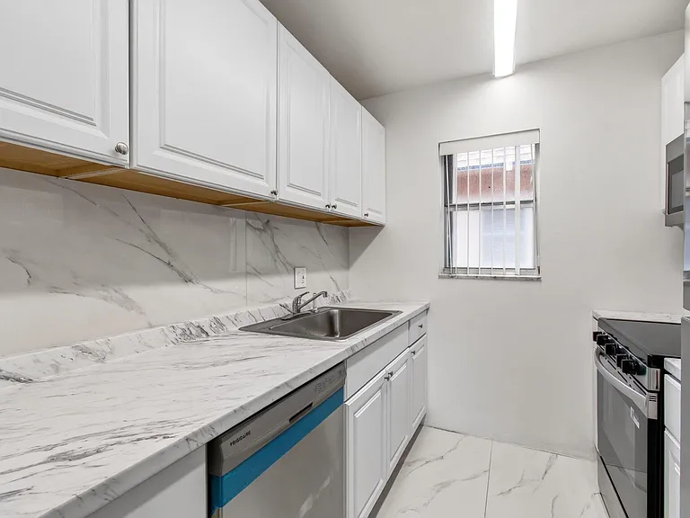 500 SW 2nd Ave #211 — Photo 3