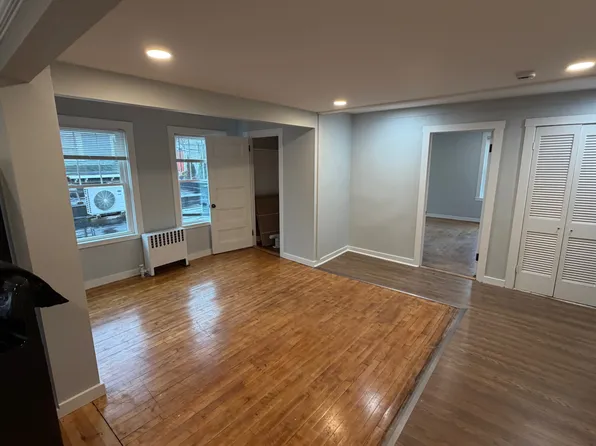 155 Union St #2, Rockland, MA 02370