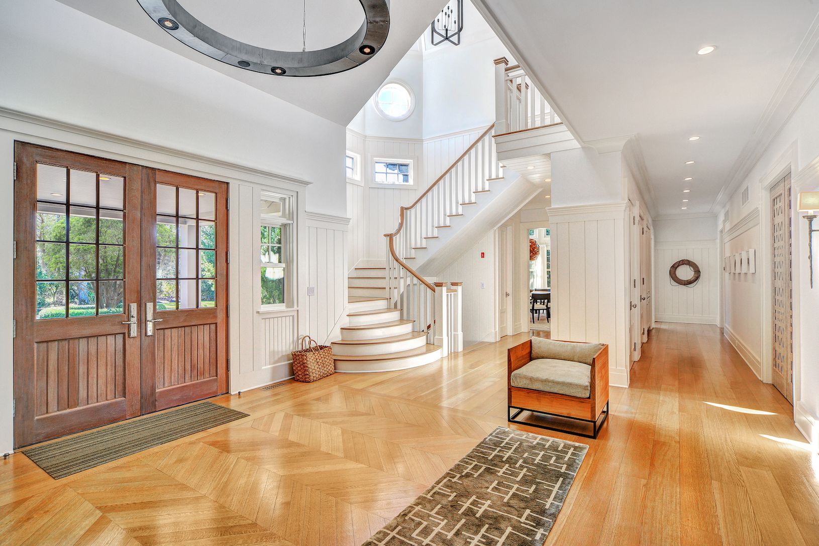 12 Baiting Hollow Rd, East Hampton, NY 11937 Out East