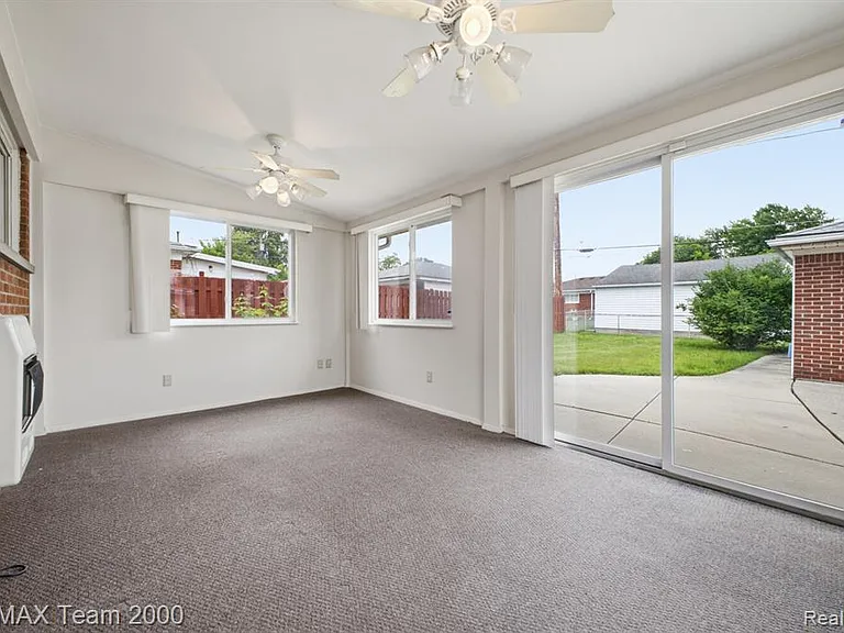 8512 Norborne Ave — Photo 3