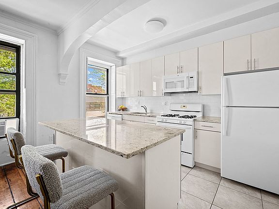 2nd image of 92 Fort Greene Pl