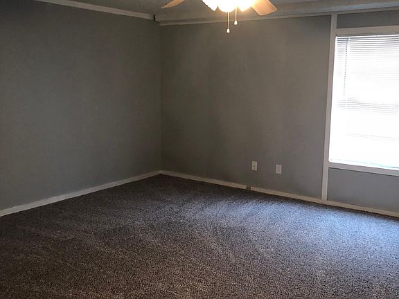 2nd image of 405 W Jewell Dr