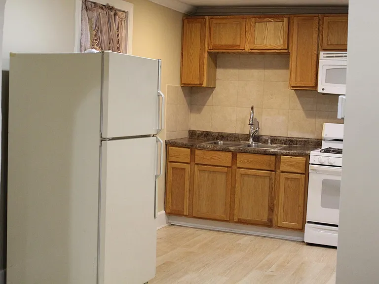 1639 W Superior St #1 — Photo 2