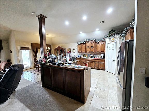 5th image of 26432 Belvedere Dr