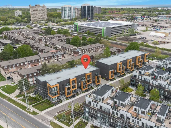 1165 Journeyman Ln #214, Mississauga, ON L5J 0B6