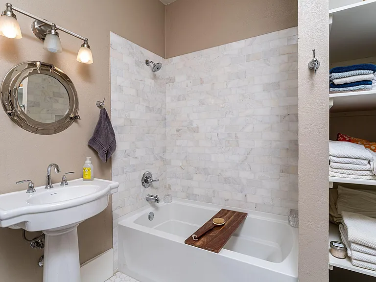 1002 Walnut St — Photo 15