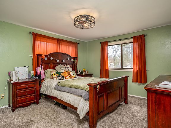 4th image of 1000 Lawrence Ln