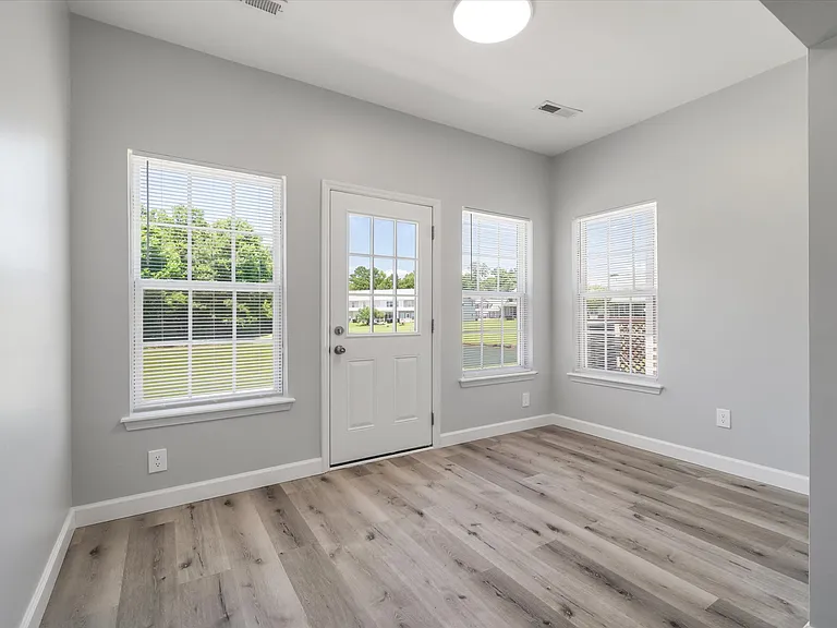 112 Black River Dr — Photo 30