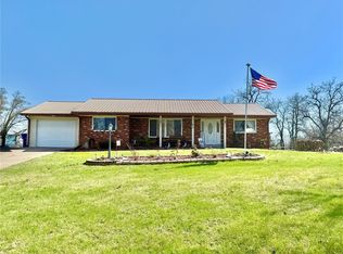 810 S School St, Desloge, MO 63601