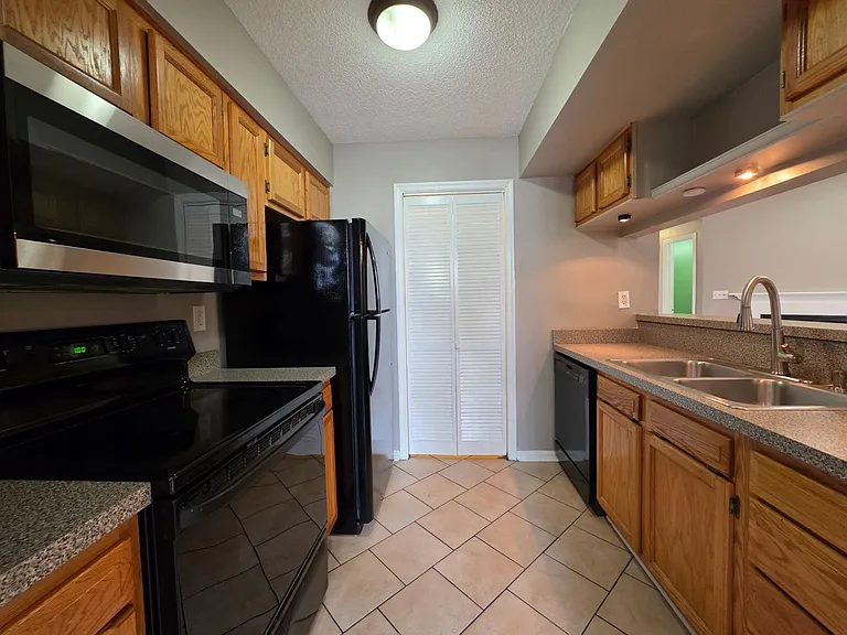 4226 Beasley Ct — Photo 7