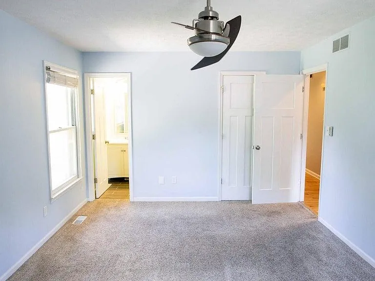 580 Castle Dr — Photo 16