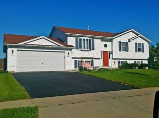 612 Wimbleton Trl, McHenry, IL