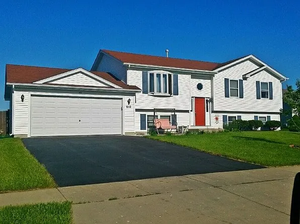 612 Wimbleton Trl, McHenry, IL 60050