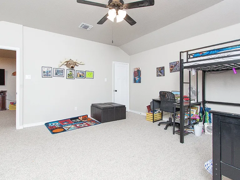 1756 Meadow Crest Dr — Photo 15