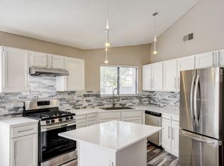 6612 Gatehouse Ln, Las Vegas, NV 89108