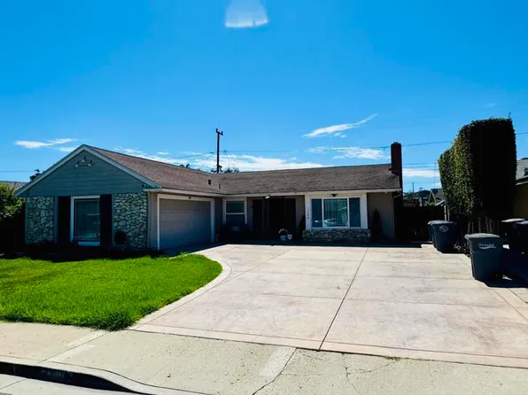 1300 Bluebell St, Oxnard, CA 93036