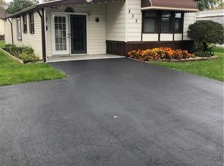 852 Chestnut Pl, Niagara Falls, NY 14304