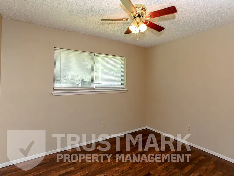 1230 Preswick Cir — Photo 19