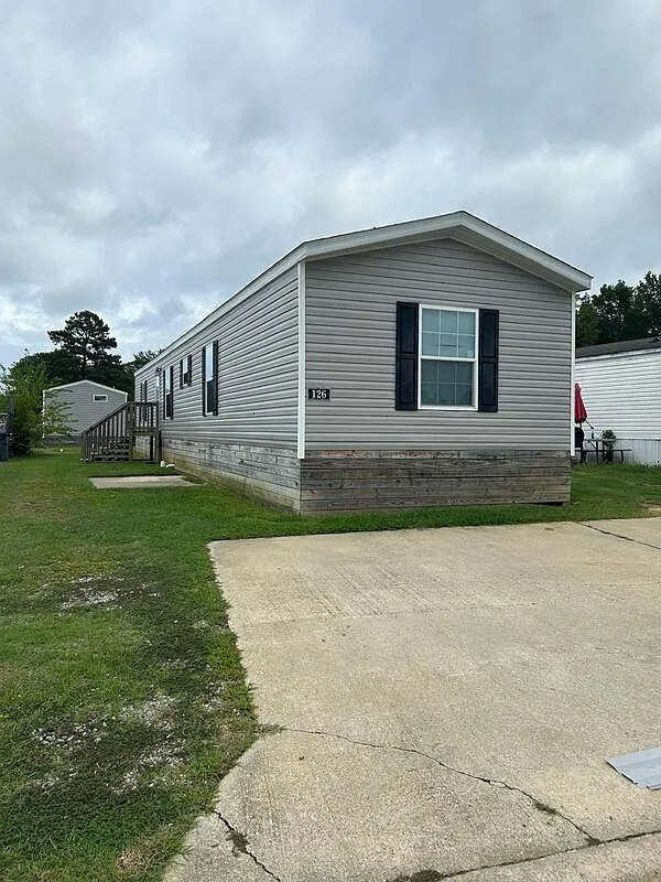 3 bed, 2.0 bath, $1,250 — Photo 1