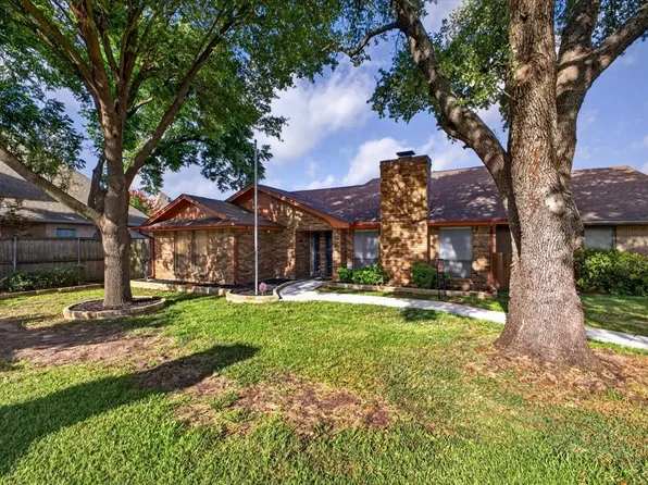 646 Saint Charles Ct, Arlington, TX 76013