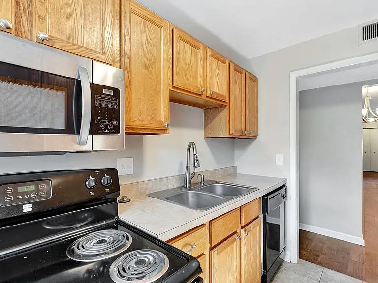 2270 Madison Rd #3C — Photo 10