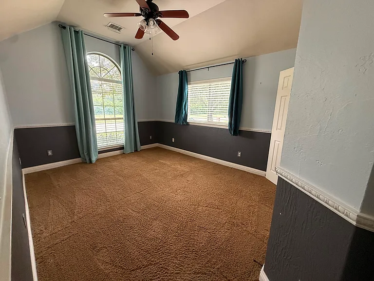 518 Creekside Dr — Photo 25