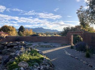 62 Valerio Rd, Ranchos De Taos, NM 87557