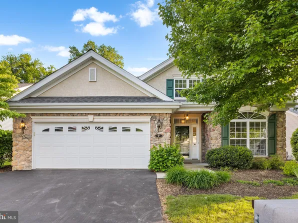 7 Corbett Dr, Boothwyn, PA 19061