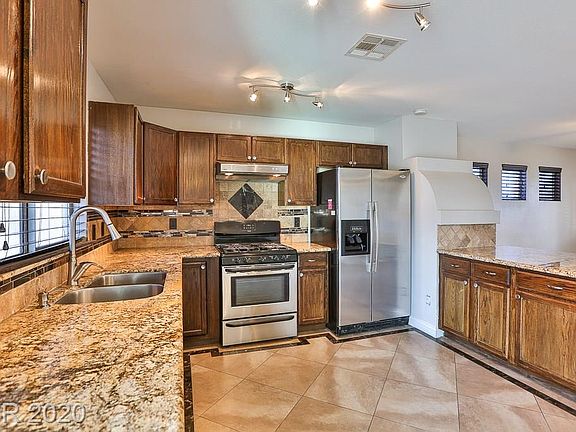 5th image of 3741 Black Walnut Ave