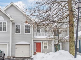 8 Stillwell Ct, Bridgewater, NJ 08807