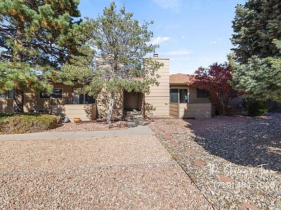 3rd image of 82 Stovel Cir