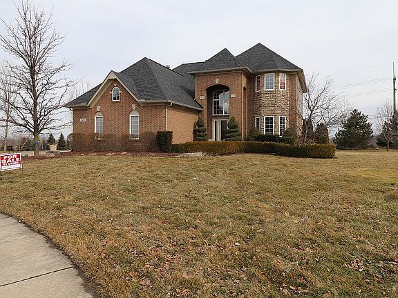 2nd image of 761 Pembroke Ct