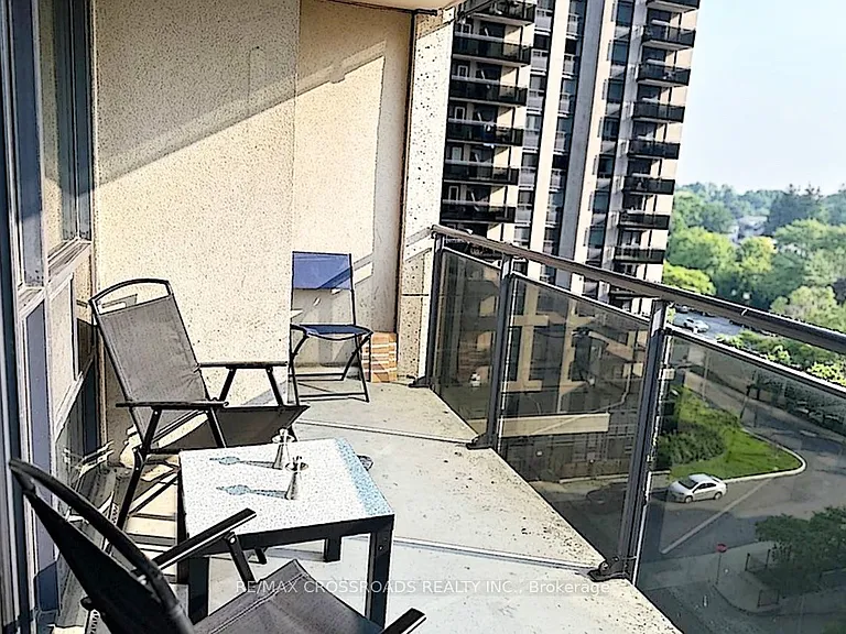 155 Beecroft Rd #906 — Photo 25