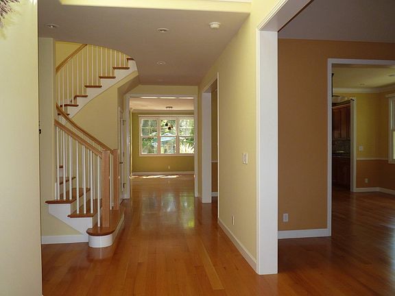 3rd image of 3830 Magnolia Dr
