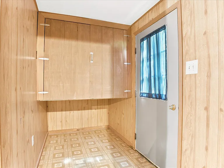 102 Linwood Ct — Photo 42