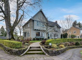 3955 SW Mount Adams Dr, Portland, OR 97239