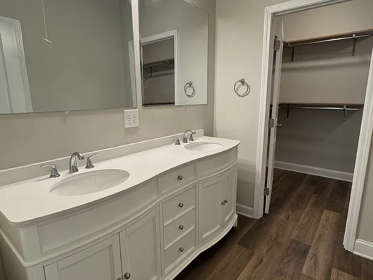 2644 Ladd Dr — Photo 7