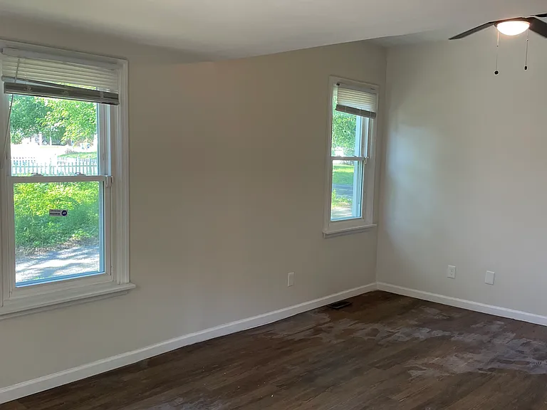 9833 Lilac Dr — Photo 4