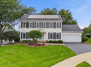 1050 Hampshire Ln, Elgin, IL 60120