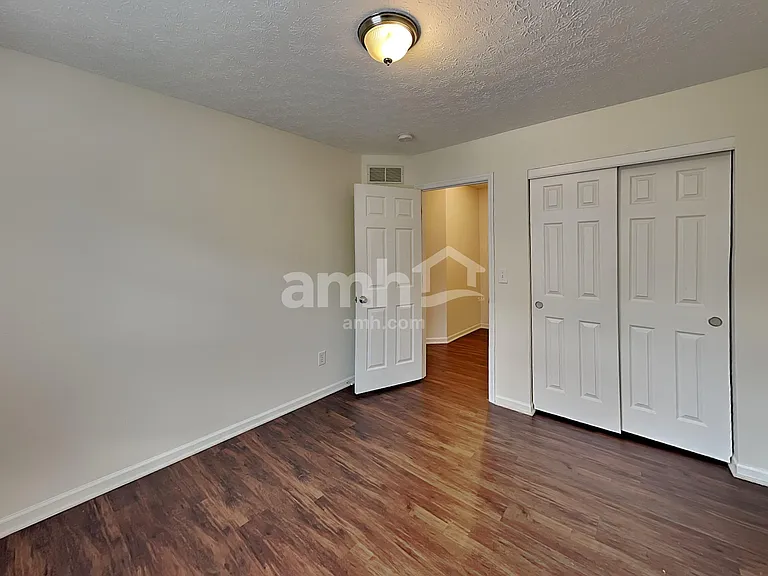640 Norfolk Sq S — Photo 17