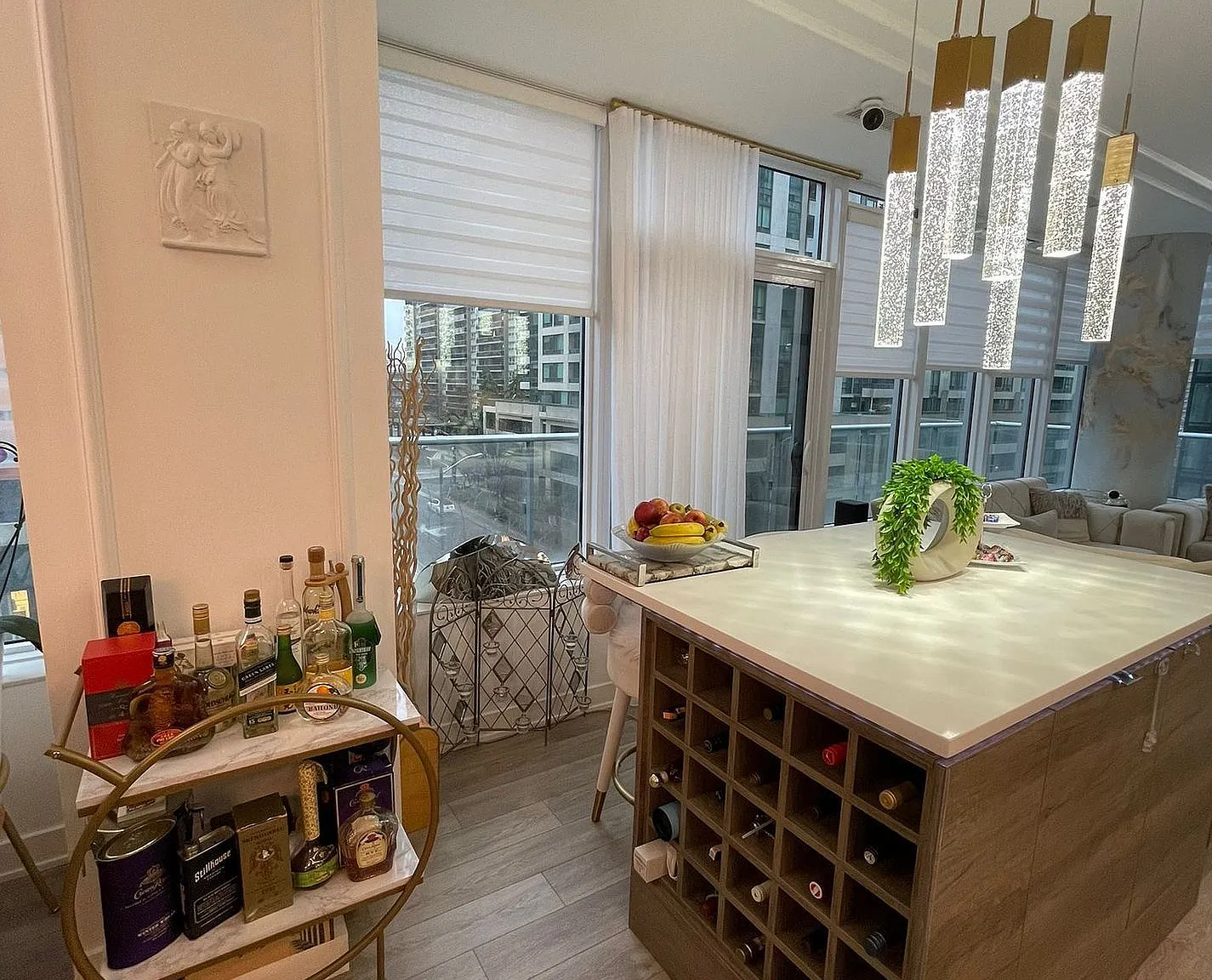 3 bed, $4,000 — Photo 2