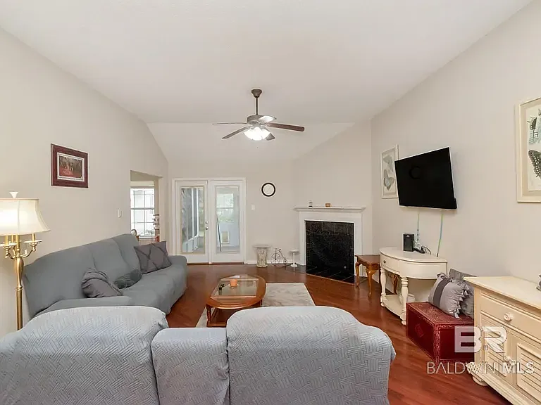 8816 Spring Grv N — Photo 5