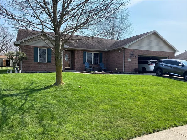 3241 Sioux Dr, Piqua, OH 45356