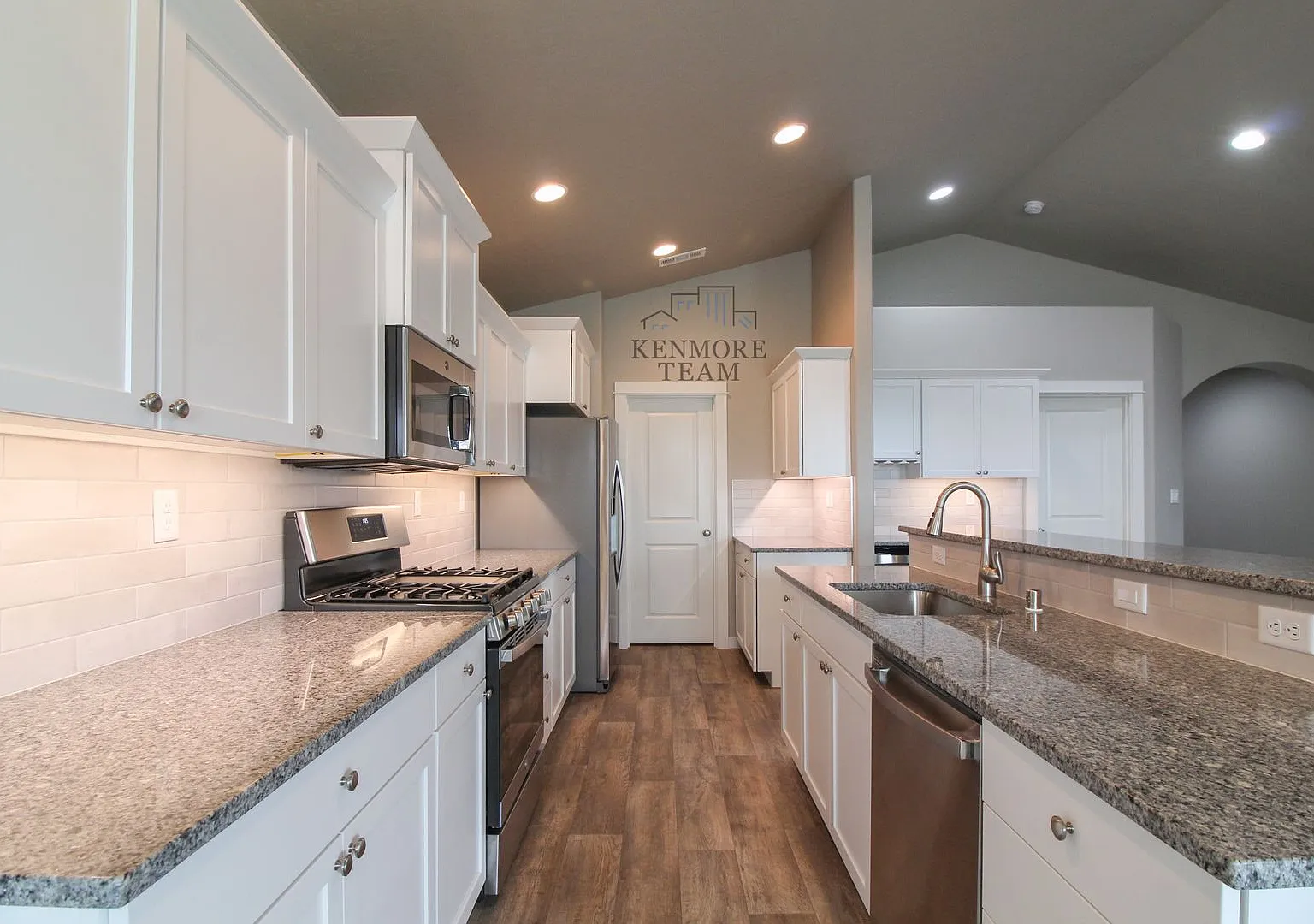 3 Bedroom, 2 Bath Home in Richland — Photo 3