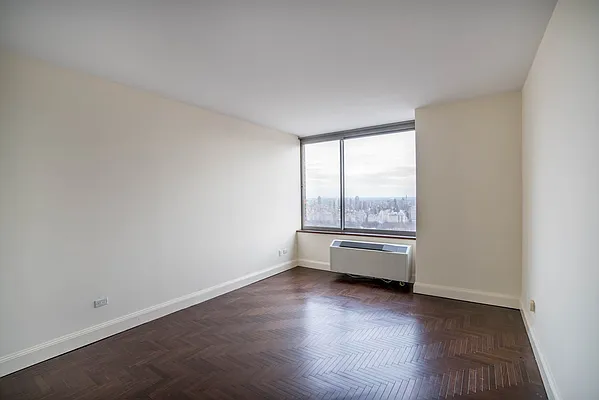 Rented by Keller Williams NYC | media 28