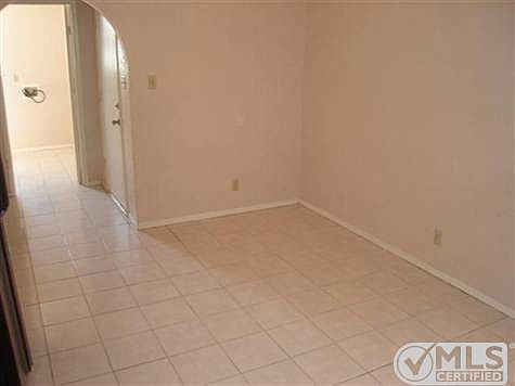 4th image of 216 Homedale Dr