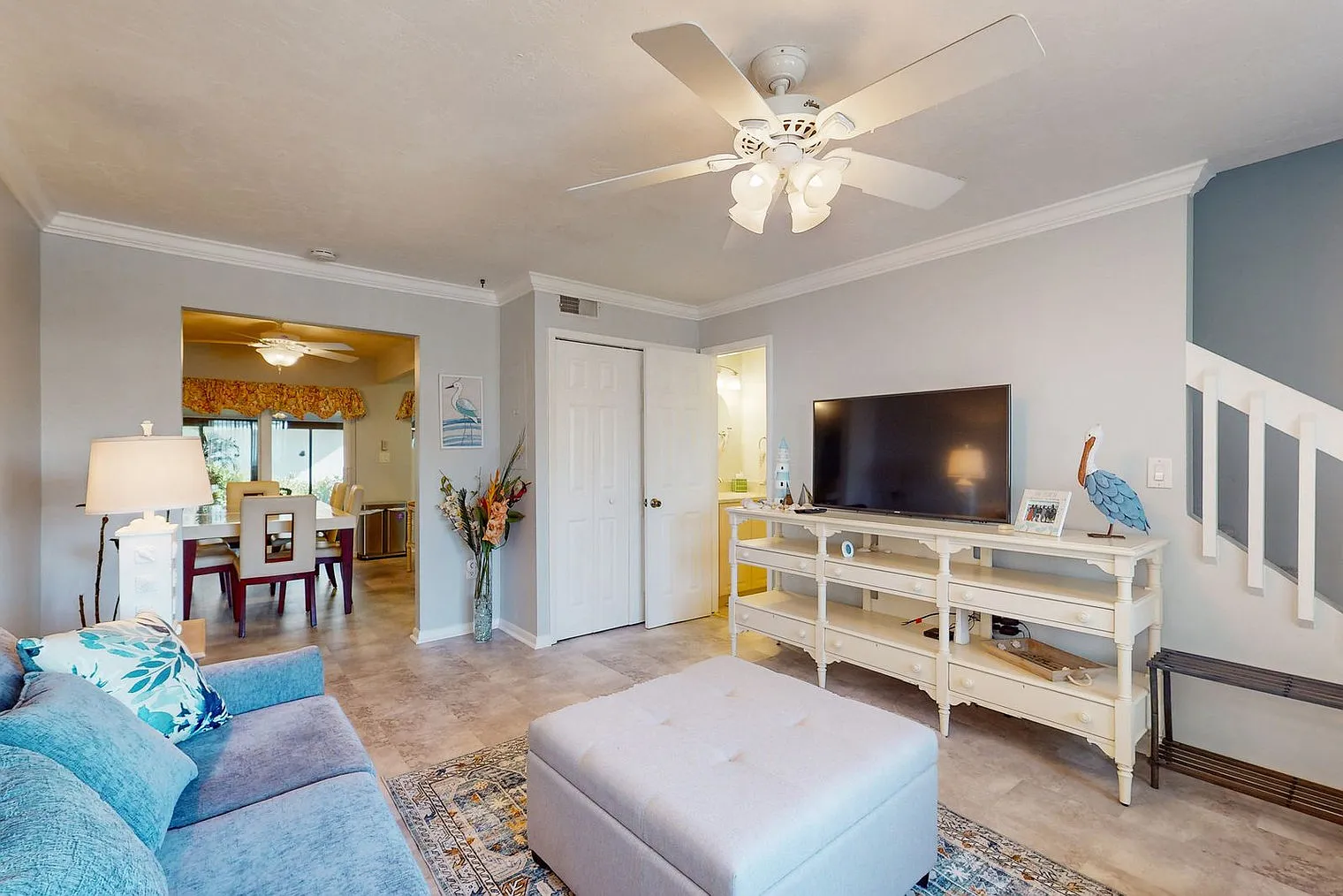 2 bed, 1.0 bath, 1151 sqft, $3,951 — Photo 4