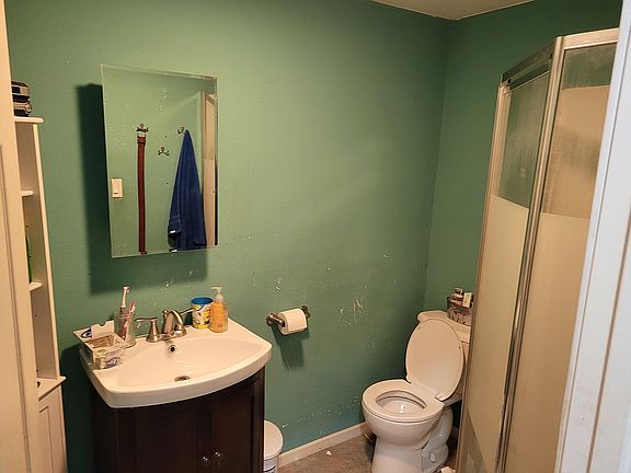 Main floor bathroom 