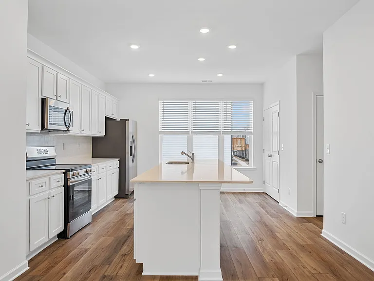 4178 Tillie Cir — Photo 2
